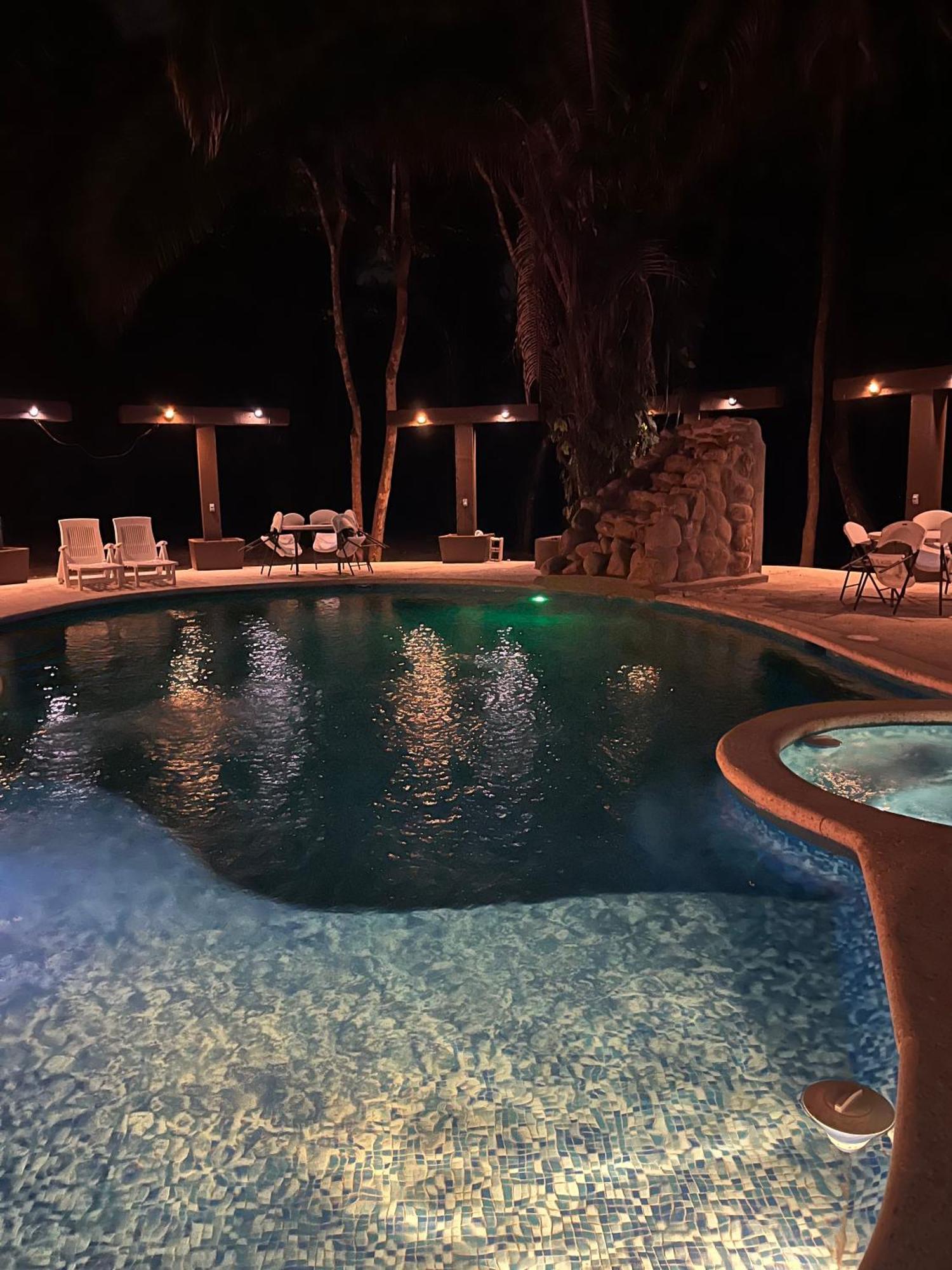 Falling Leaves Lodge San Ignacio Εξωτερικό φωτογραφία