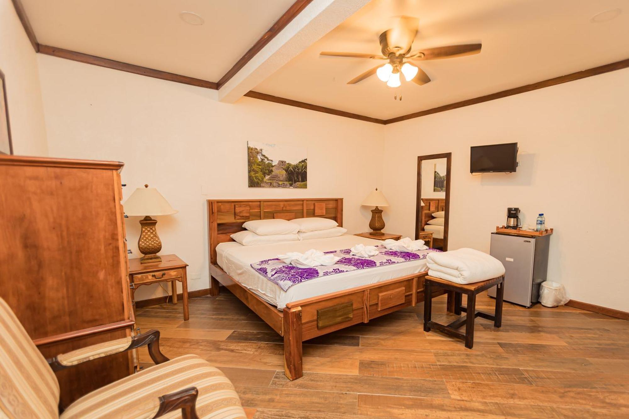 Falling Leaves Lodge San Ignacio Εξωτερικό φωτογραφία