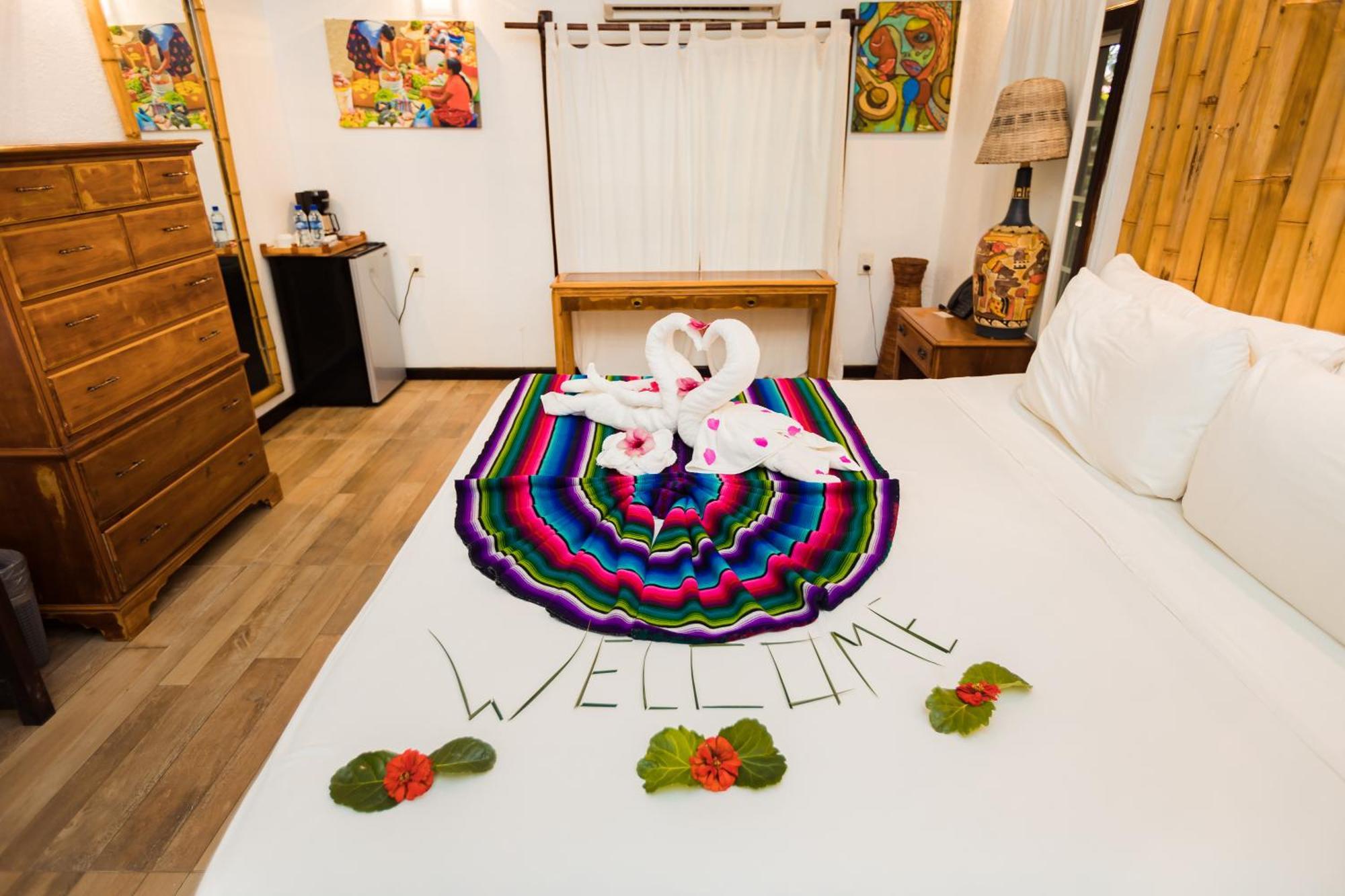 Falling Leaves Lodge San Ignacio Εξωτερικό φωτογραφία