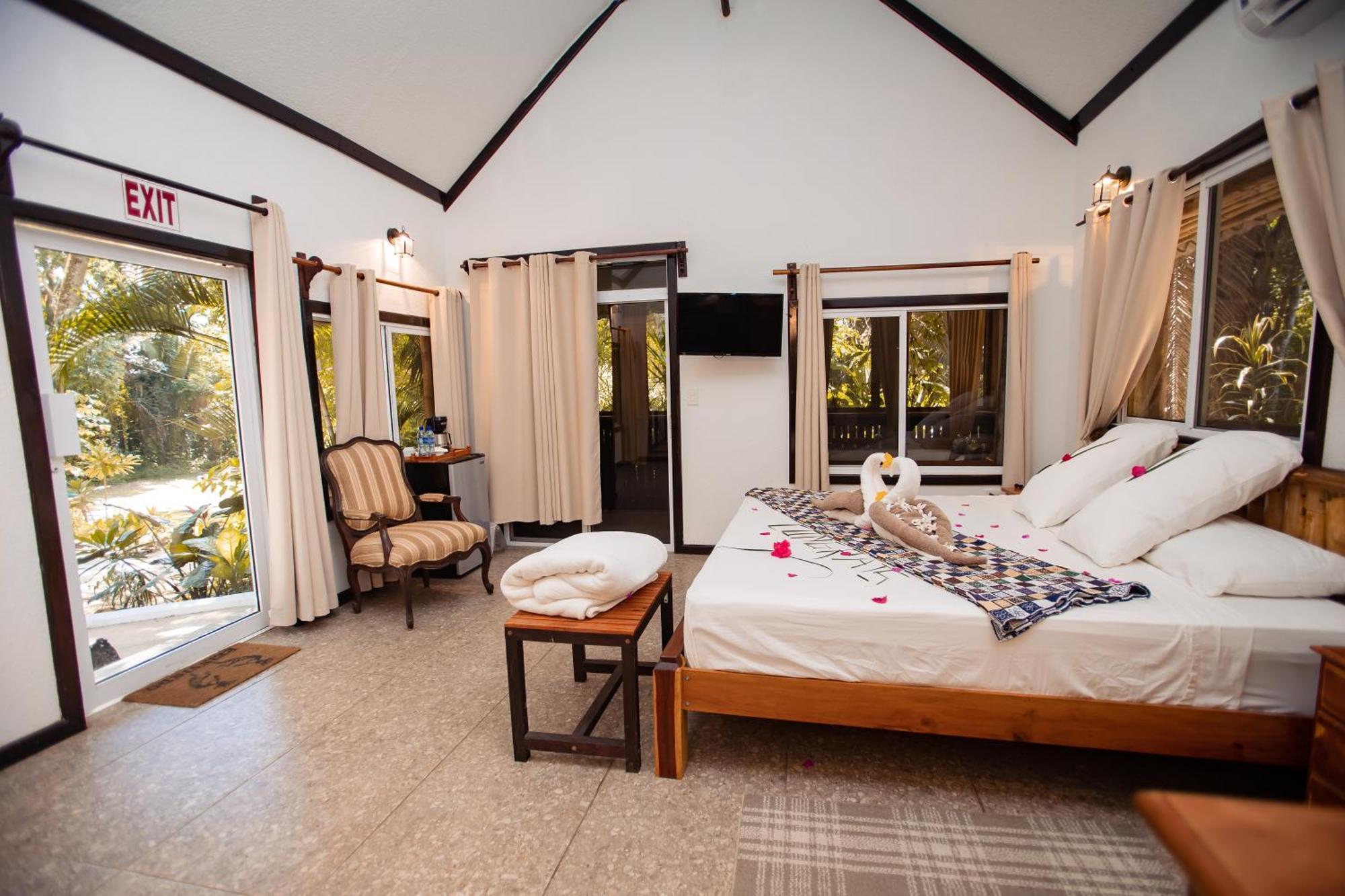 Falling Leaves Lodge San Ignacio Εξωτερικό φωτογραφία