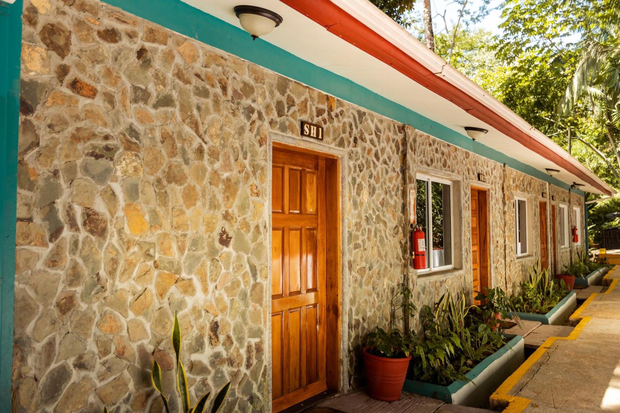 Falling Leaves Lodge San Ignacio Εξωτερικό φωτογραφία