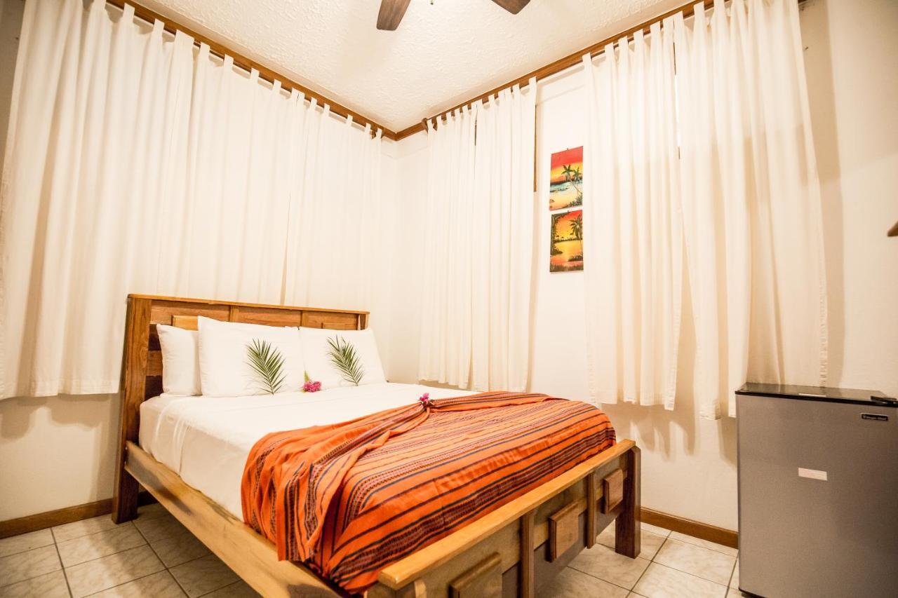 Falling Leaves Lodge San Ignacio Εξωτερικό φωτογραφία