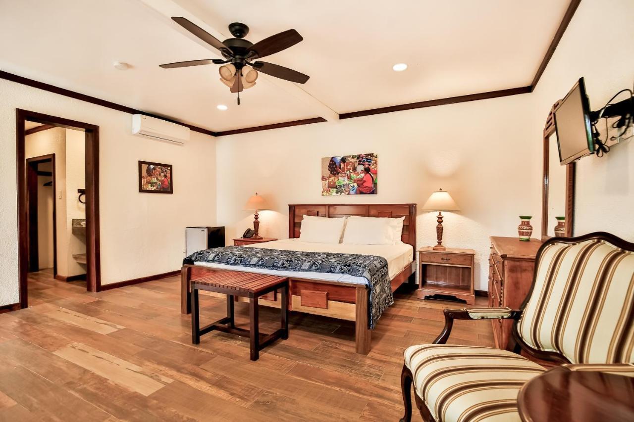 Falling Leaves Lodge San Ignacio Εξωτερικό φωτογραφία
